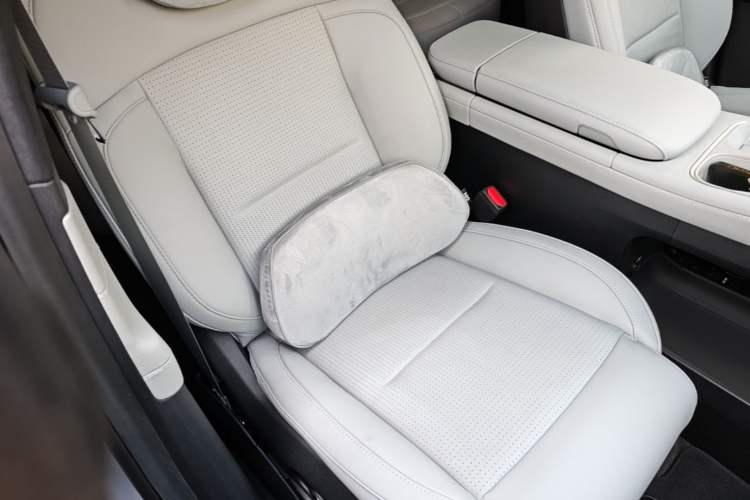 Used Nio ES6 2024 75 kWh Right Front Seat