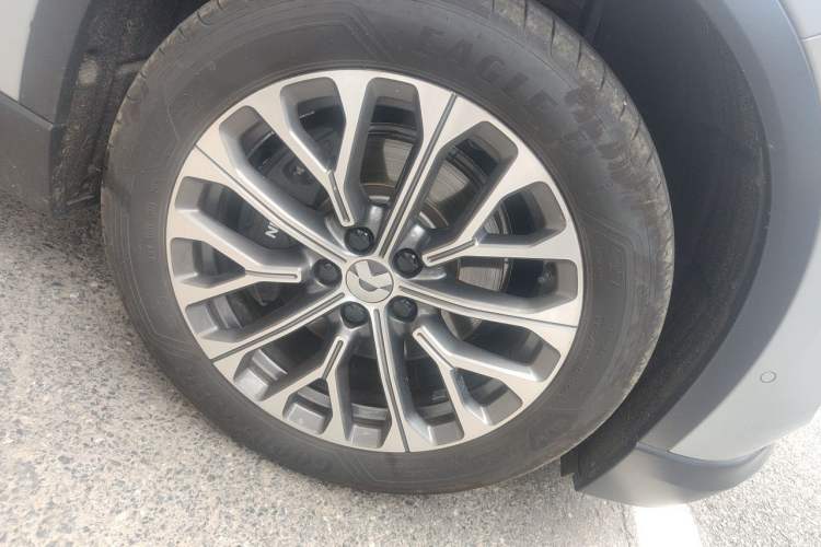 Used Nio ES6 2024 75 kWh Right Front Wheel Hub
