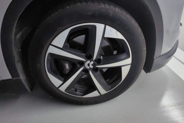 Used Nio ES6 2024 75 kWh Right Front Wheel Hub