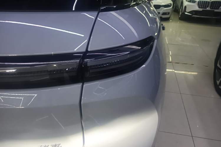 Used Nio ES6 2024 75 kWh Right Rear Taillight