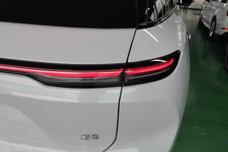 Used Nio ES6 2024 75 kWh Right Rear Taillight