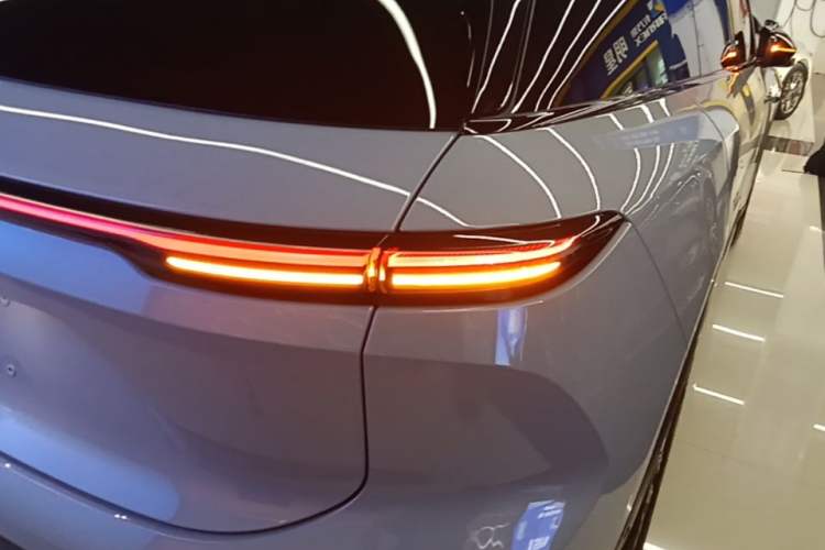 Used Nio ES6 2024 75 kWh Right Rear Taillight