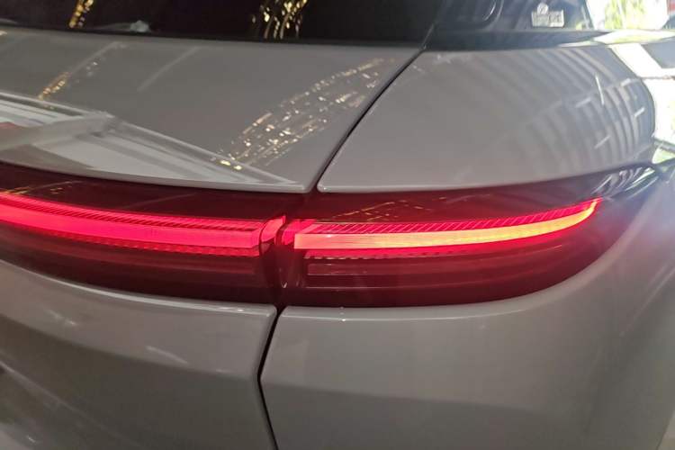 Used Nio ES6 2024 75 kWh Right Rear Taillight