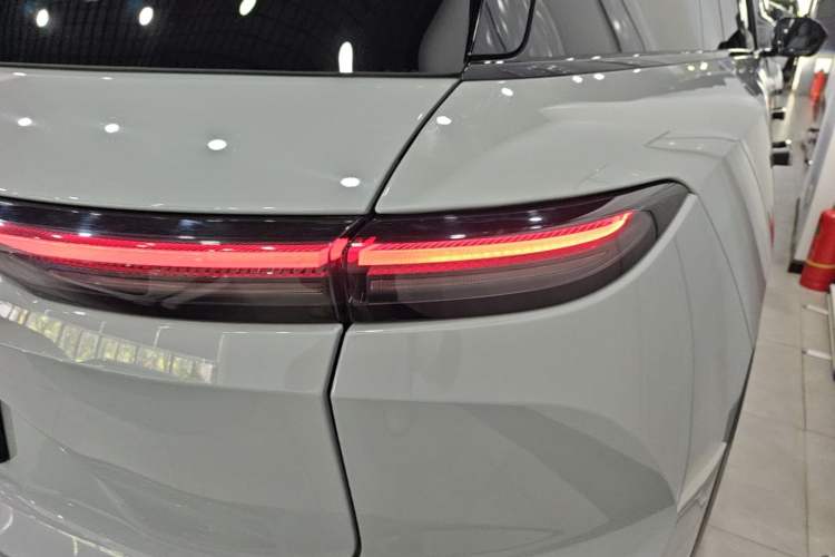 Used Nio ES6 2024 75 kWh Right Rear Taillight