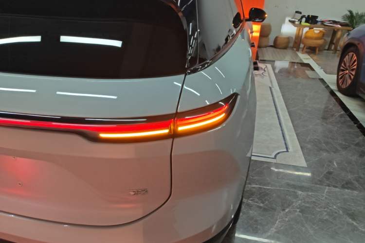 Used Nio ES6 2024 75 kWh Right Rear Taillight