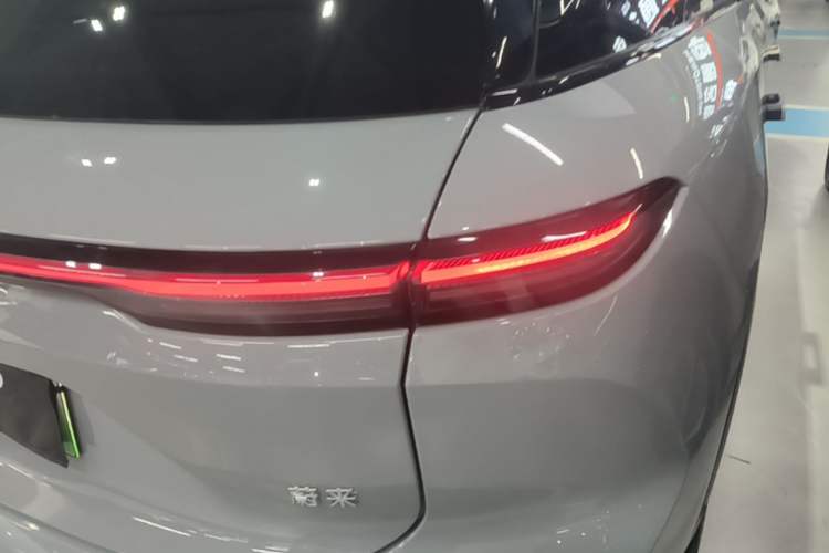 Used Nio ES6 2024 75 kWh Right Rear Taillight