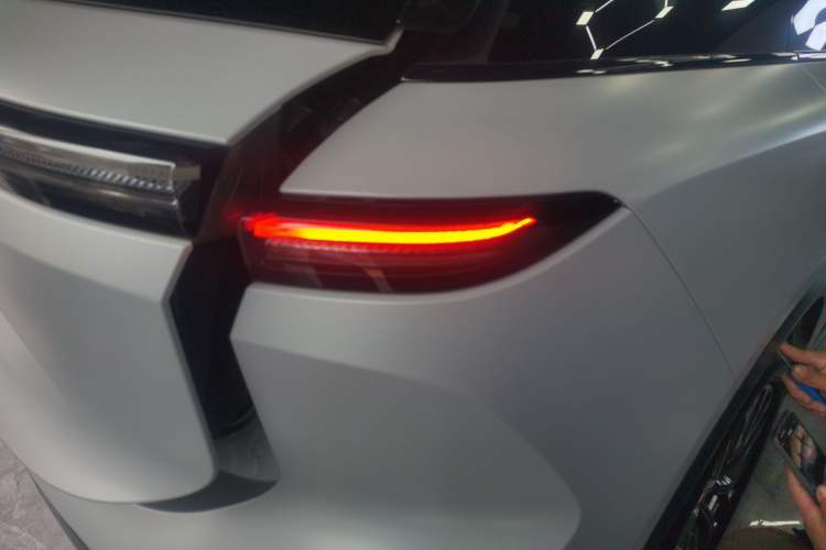 Used Nio ES6 2024 75 kWh Right Rear Taillight