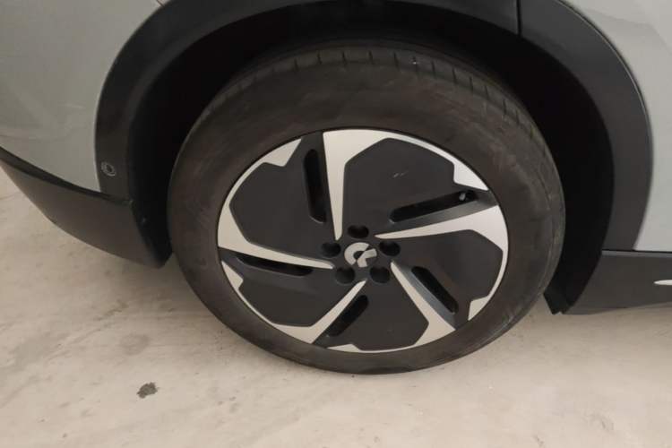 Used Nio ES6 2024 75 kWh Right Rear Wheel Hub