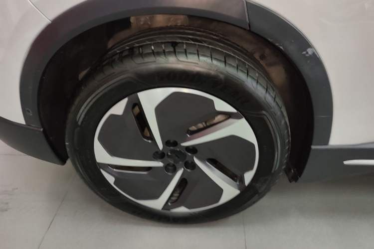 Used Nio ES6 2024 75 kWh Right Rear Wheel Hub