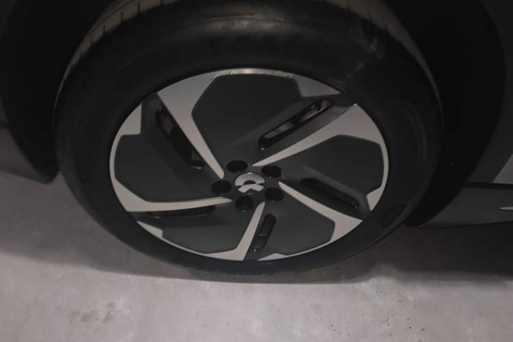 Used Nio ES6 2024 75 kWh Right Rear Wheel Hub