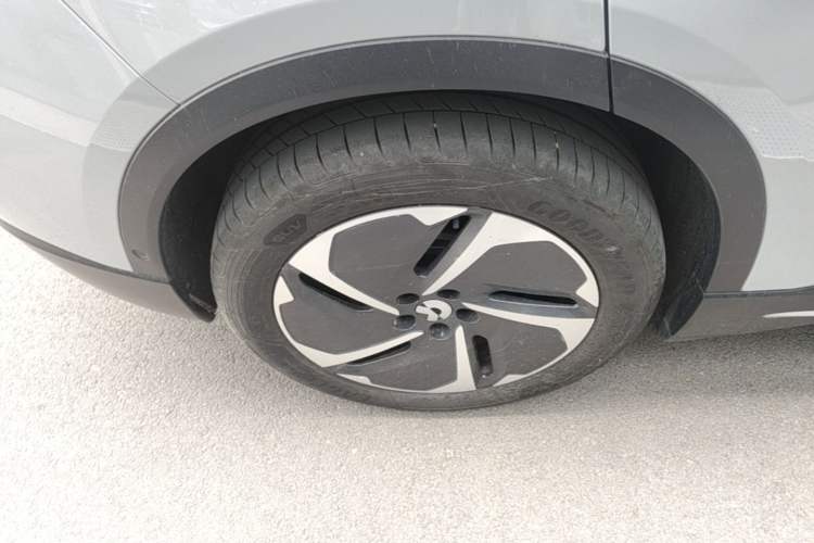Used Nio ES6 2024 75 kWh Right Rear Wheel Hub