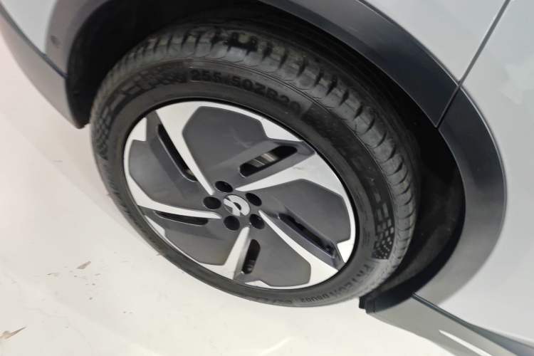 Used Nio ES6 2024 75 kWh Right Rear Wheel Hub