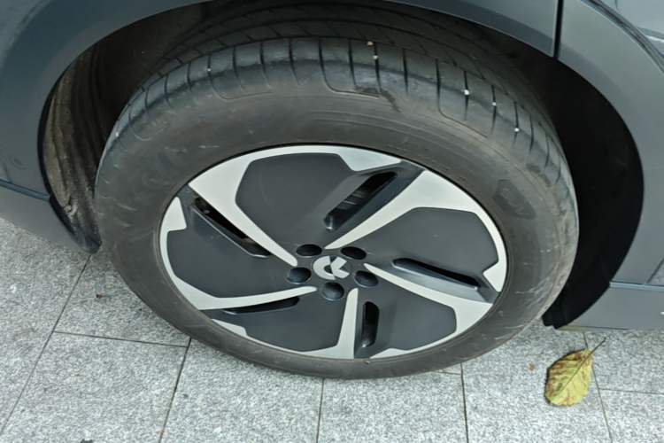 Used Nio ES6 2024 75 kWh Right Rear Wheel Hub