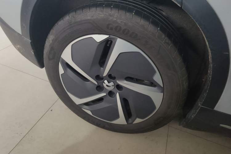 Used Nio ES6 2024 75 kWh Right Rear Wheel Hub