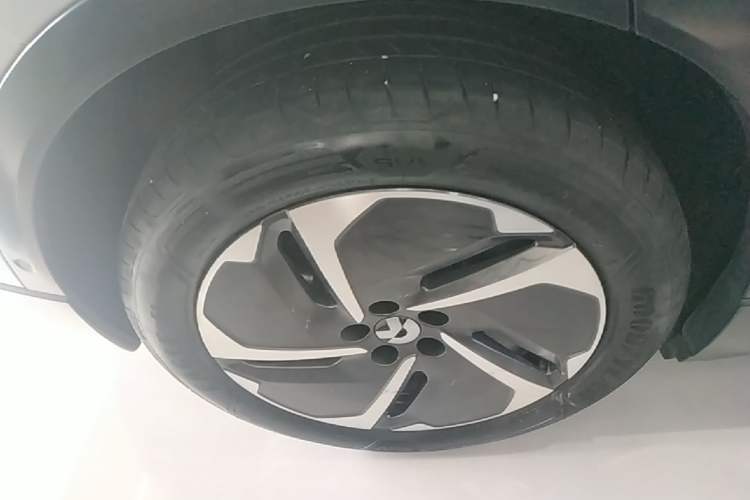 Used Nio ES6 2024 75 kWh Right Rear Wheel Hub