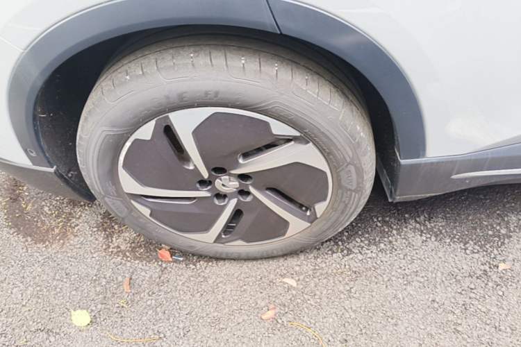 Used Nio ES6 2024 75 kWh Right Rear Wheel Hub