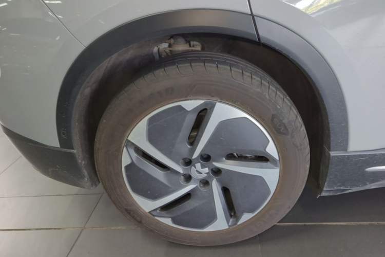 Used Nio ES6 2024 75 kWh Right Rear Wheel Hub