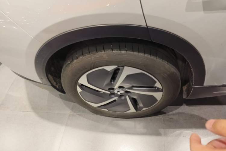 Used Nio ES6 2024 75 kWh Right Rear Wheel Hub
