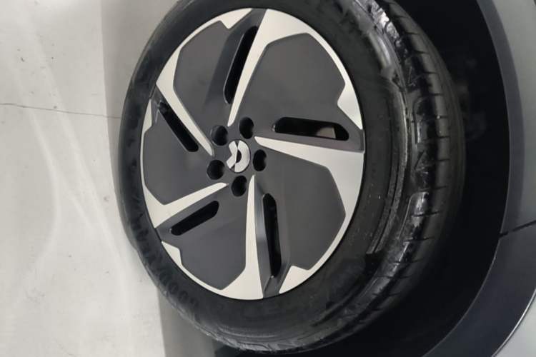 Used Nio ES6 2024 75 kWh Right Rear Wheel Hub