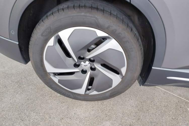 Used Nio ES6 2024 75 kWh Right Rear Wheel Hub