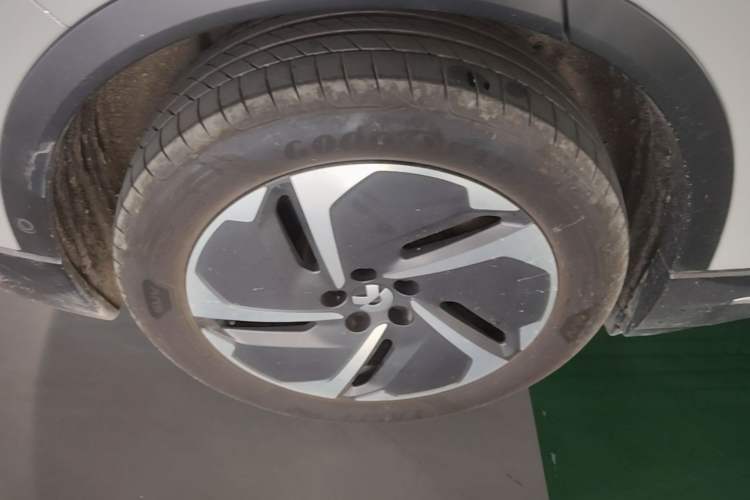 Used Nio ES6 2024 75 kWh Right Rear Wheel Hub