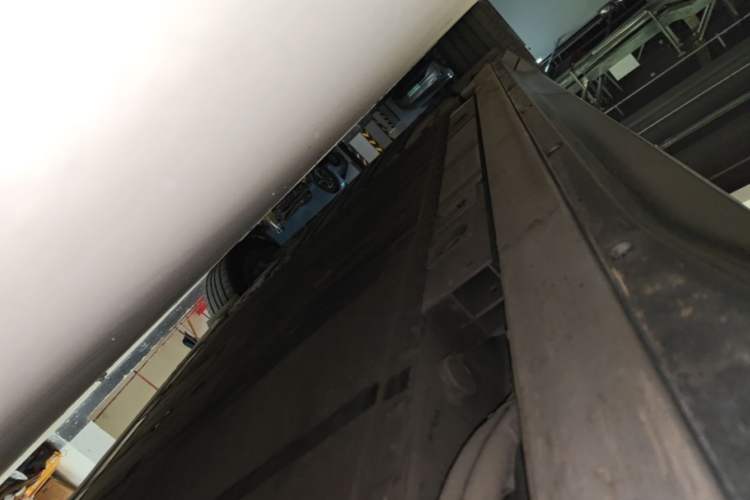 Used Nio ES6 2024 75 kWh Right Side Sill
