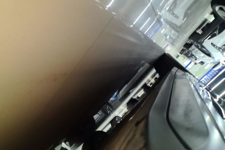 Used Nio ES6 2024 75 kWh Right Side Sill