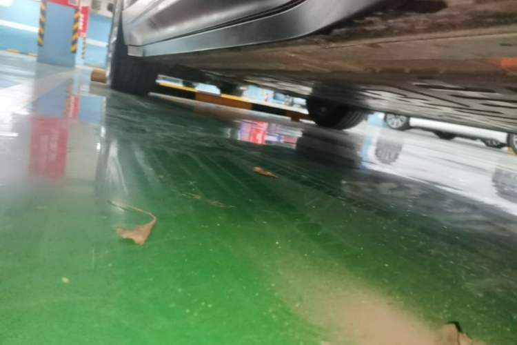 Used Nio ES6 2024 75 kWh Right Side Sill