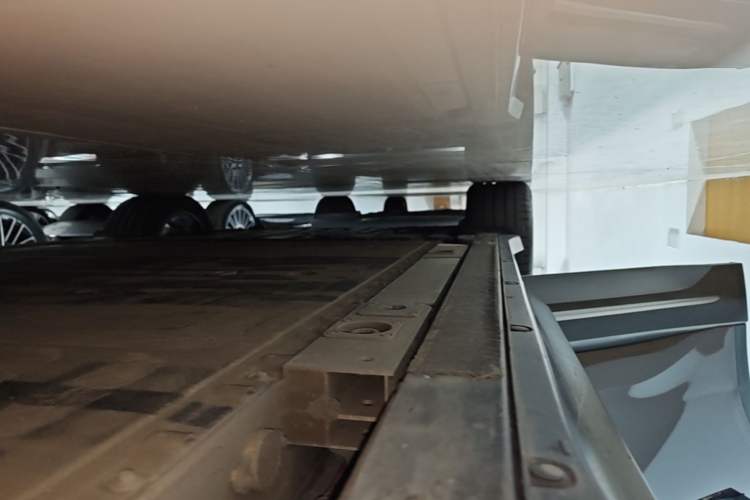 Used Nio ES6 2024 75 kWh Right Side Sill