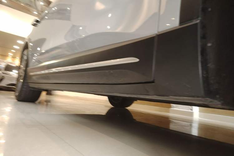 Used Nio ES6 2024 100kWh Right Side Sill