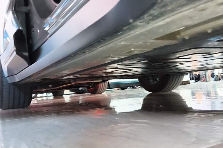 Used Nio ES6 2024 75 kWh Right Side Sill