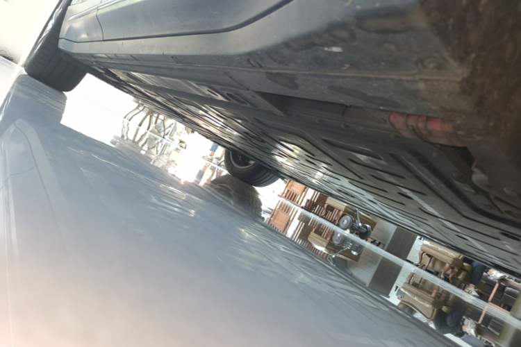 Used Nio ES6 2024 75 kWh Right Side Sill