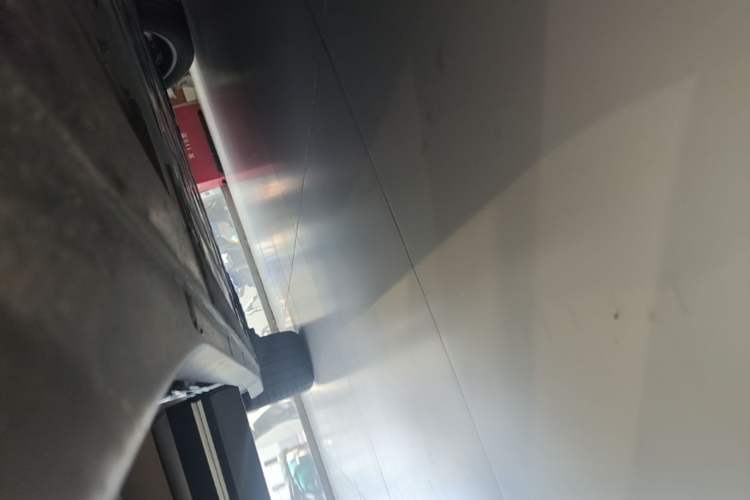 Used Nio ES6 2024 75 kWh Right Side Sill