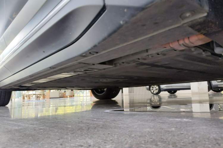 Used Nio ES6 2024 75 kWh Right Side Sill