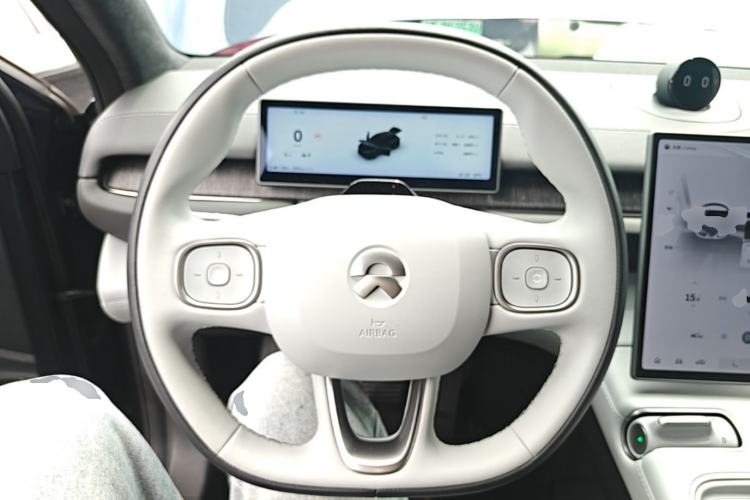 Used Nio ES6 2024 75 kWh Steering Wheel