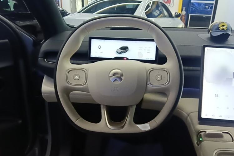 Used Nio ES6 2024 75 kWh Steering Wheel