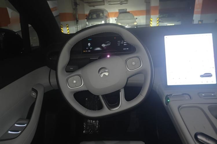 Used Nio ES6 2024 75 kWh Steering Wheel