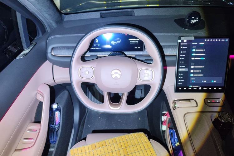 Used Nio ES6 2024 75 kWh Steering Wheel