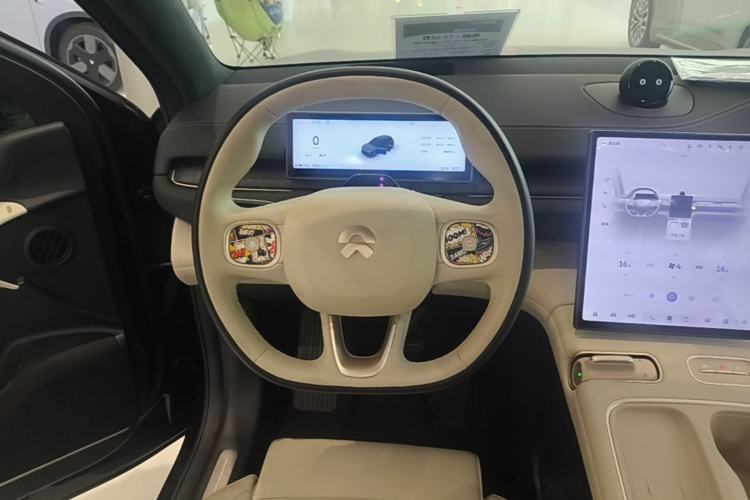 Used Nio ES6 2024 75 kWh Steering Wheel