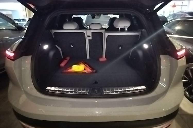Used Nio ES6 2024 75 kWh Trunk