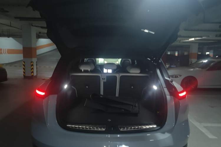 Used Nio ES6 2024 75 kWh Trunk