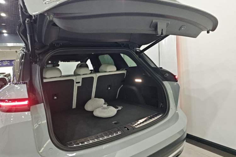 Used Nio ES6 2024 75 kWh Trunk