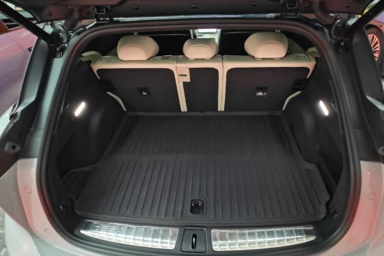 Used Nio ES6 2024 75 kWh Trunk