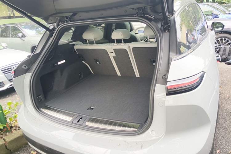 Used Nio ES6 2024 75 kWh Trunk