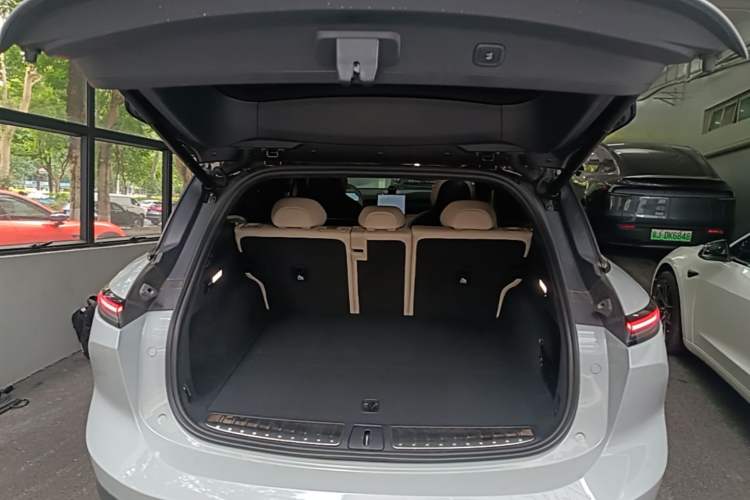 Used Nio ES6 2024 75 kWh Trunk