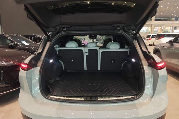 Used Nio ES6 2024 75 kWh Trunk