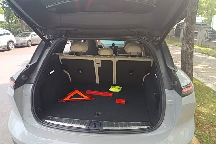 Used Nio ES6 2024 75 kWh Trunk