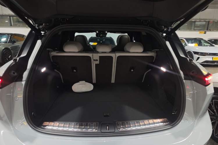 Used Nio ES6 2024 75 kWh Trunk