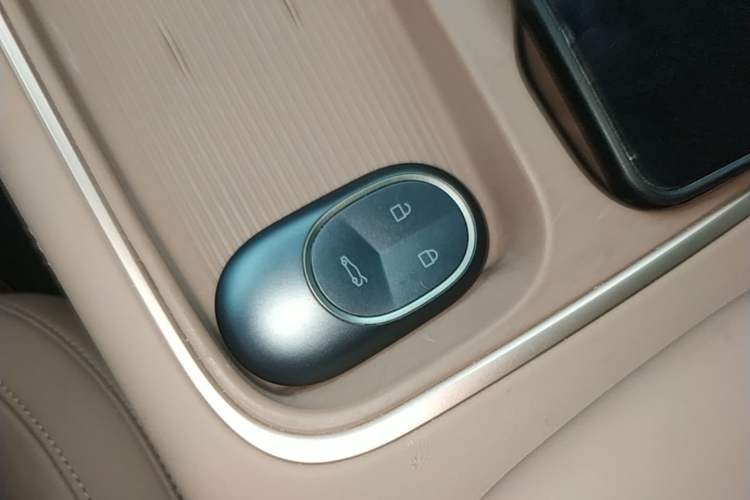 Used Nio ES6 2024 75 kWh Vehicle Key