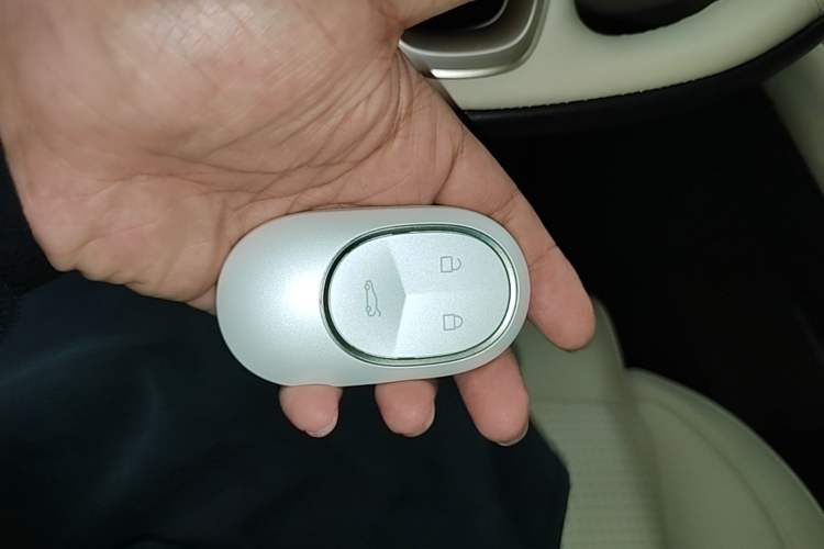 Used Nio ES6 2024 75 kWh Vehicle Key